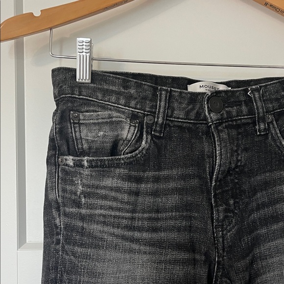 Moussy Dark Wash Boyfriend Jeans - Picture 3 of 10